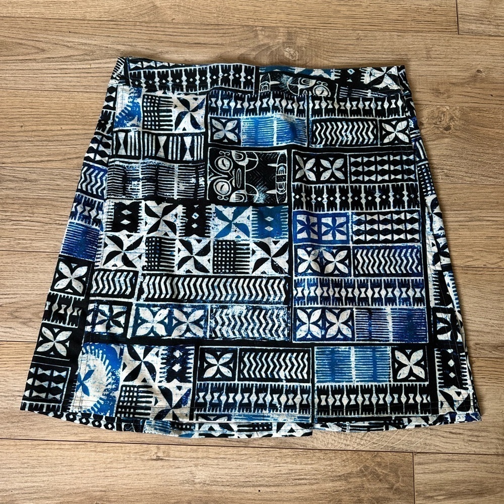 Rip Skirt Hawaii Geometric Patterned Black, Blue and White Adjustable Skirt